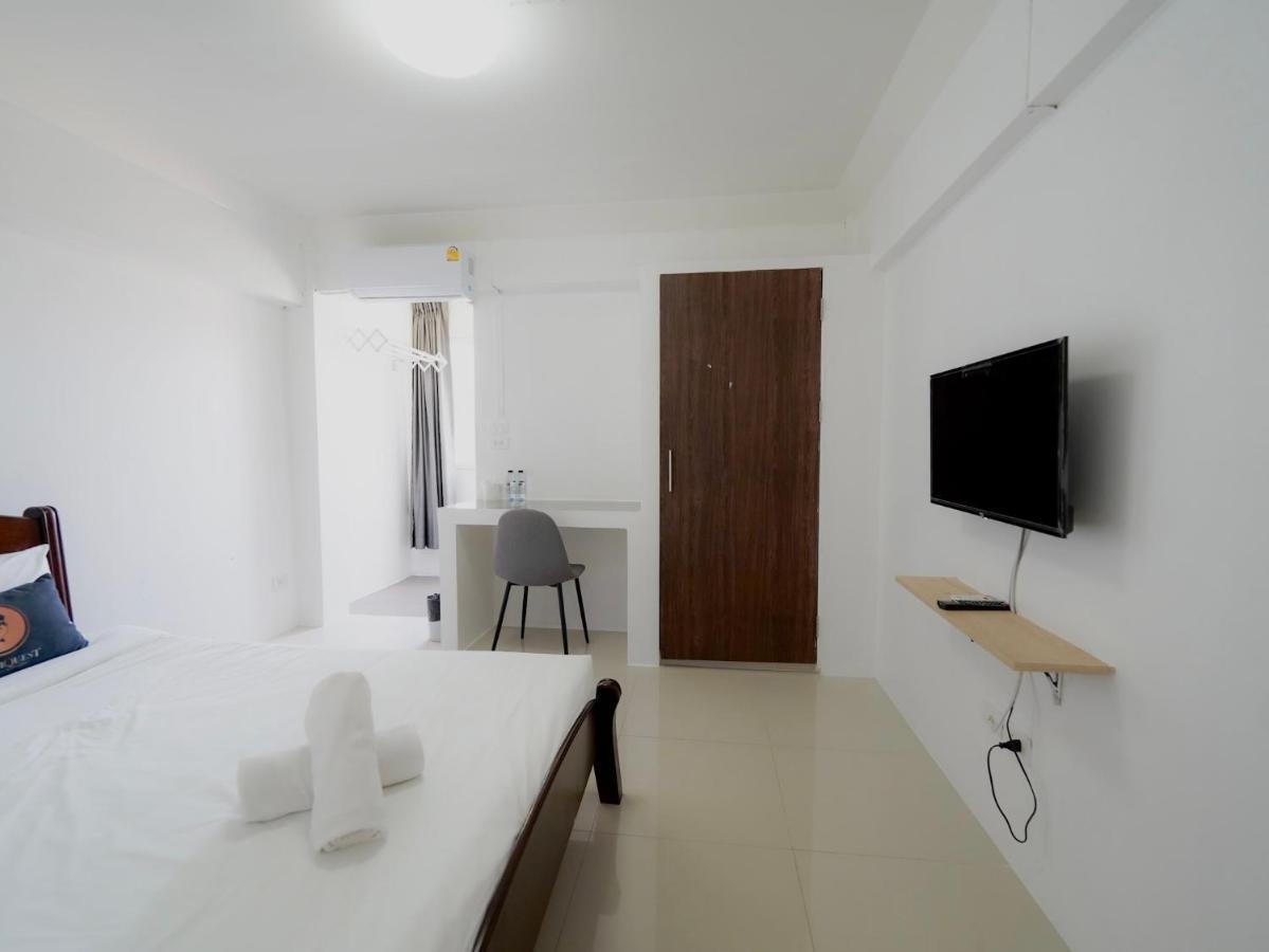 Roomquest Suvarnabhumi Ladkrabang 42 Bangkok Exterior photo