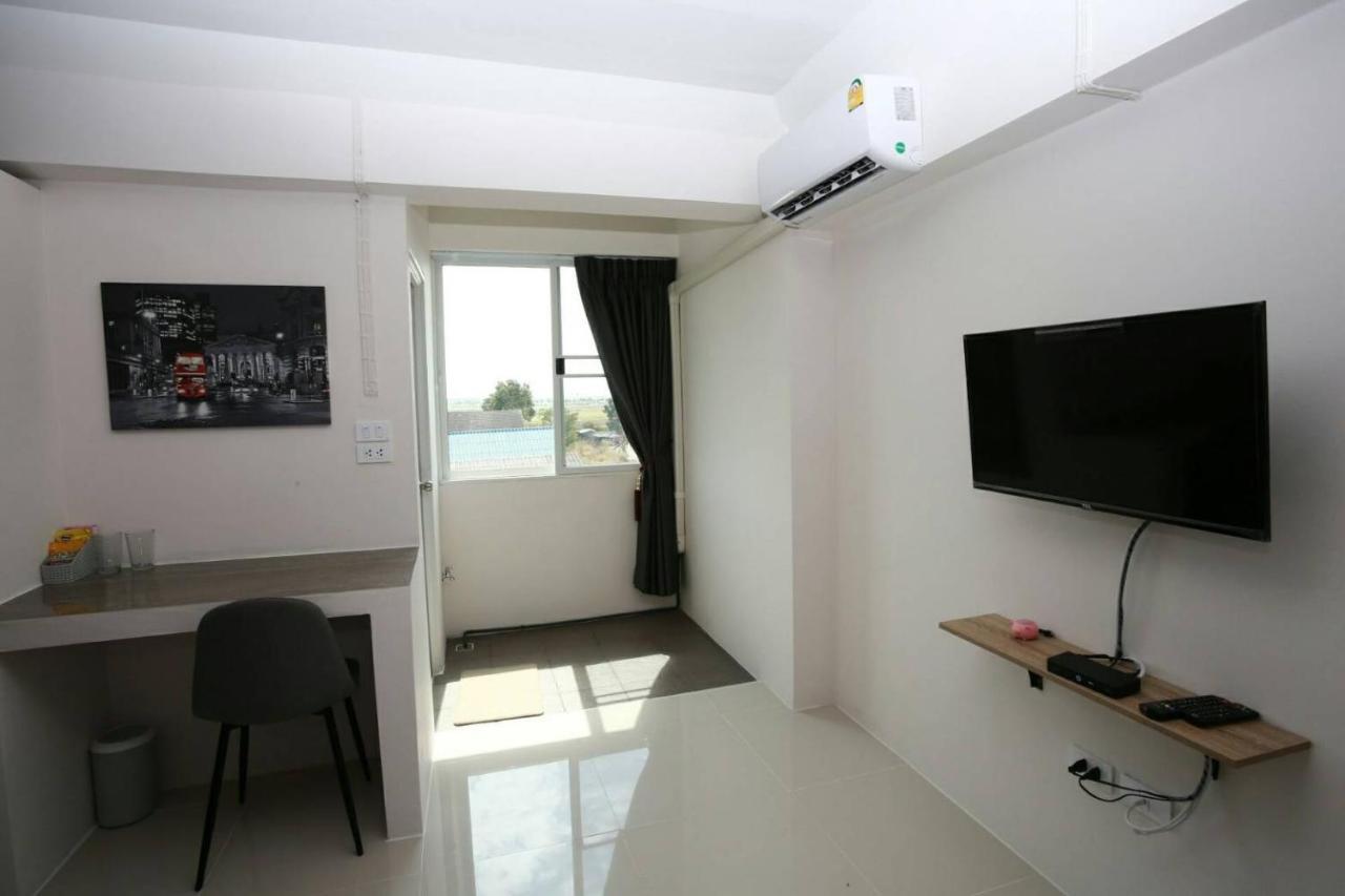 Roomquest Suvarnabhumi Ladkrabang 42 Bangkok Exterior photo